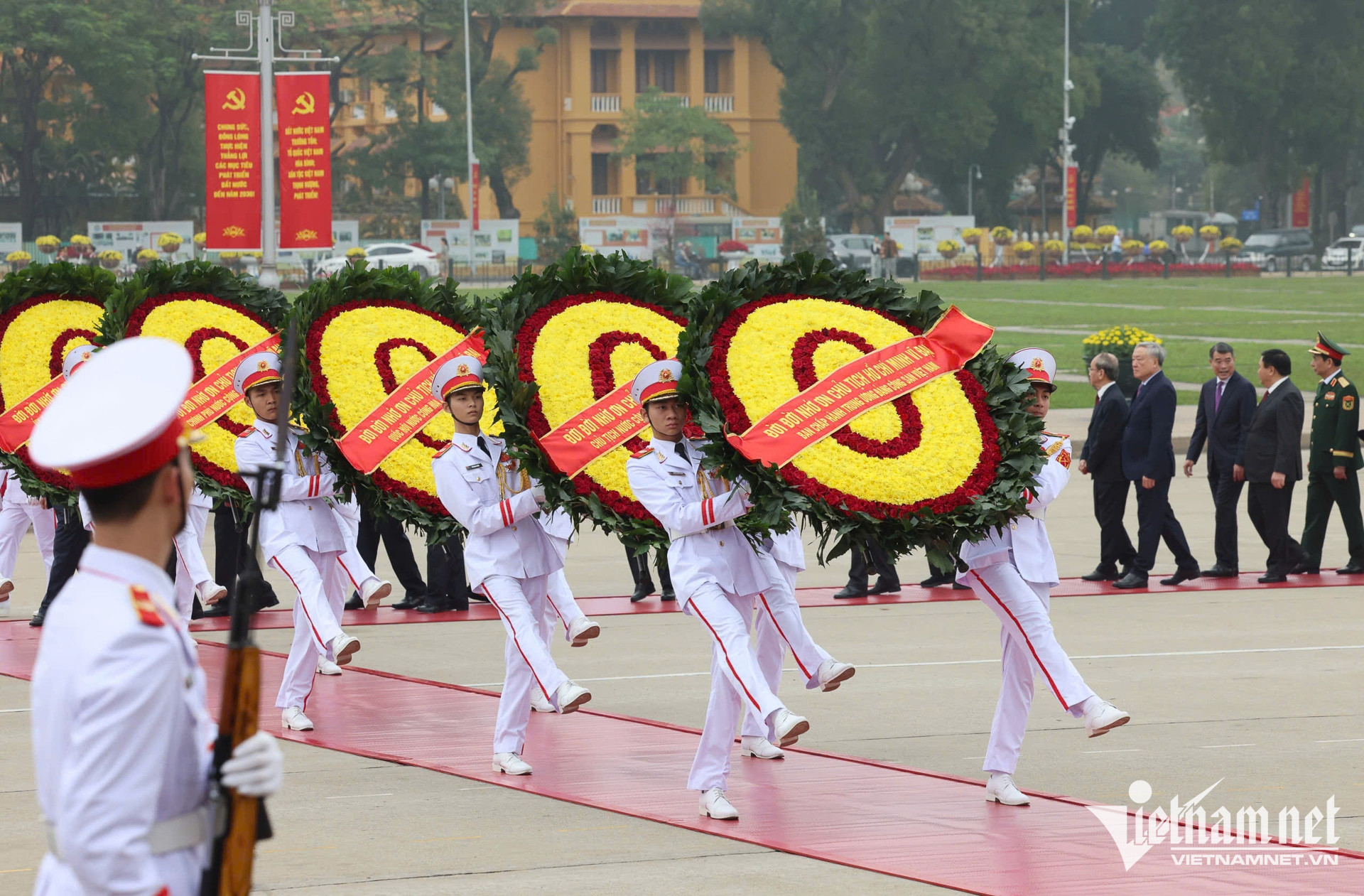 W-viếng lăng 26.jpg