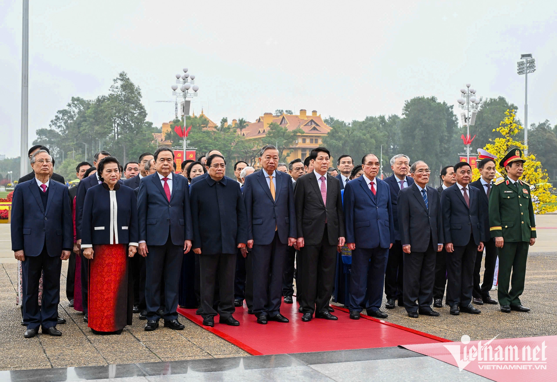 W-viếng lăng 4.jpg