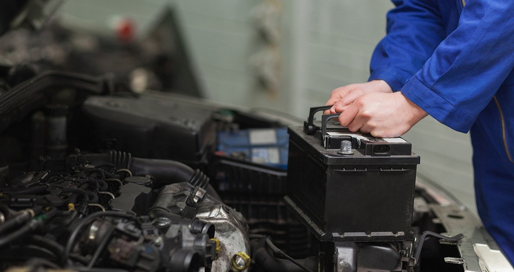 ac quy het dien.jpeg