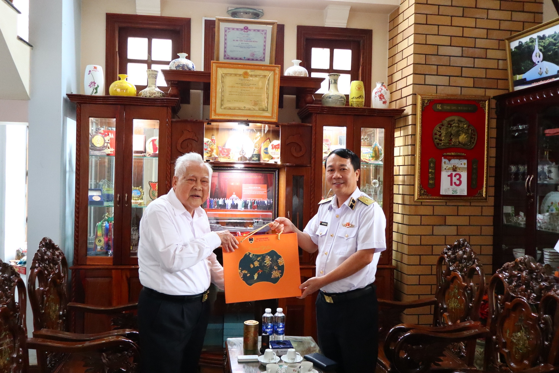 Gặp thuyền trưởng 'tàu không số' Hồ Đắc Thạnh