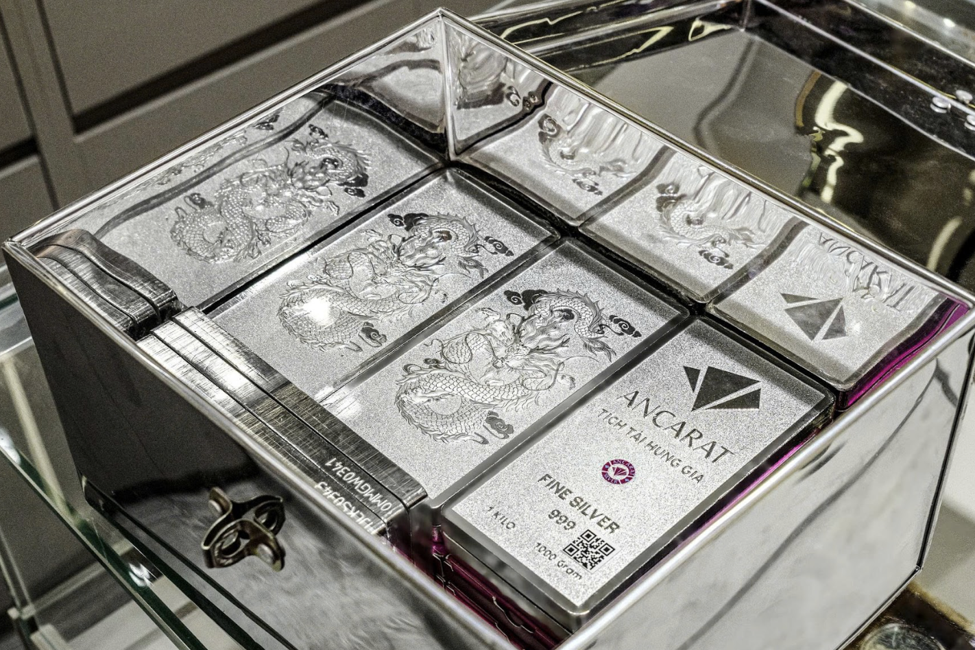 Giá bạc hôm nay 15/2/2026: Người ‘đu đỉnh’ vẫn lỗ 34-44 triệu đồng/kg