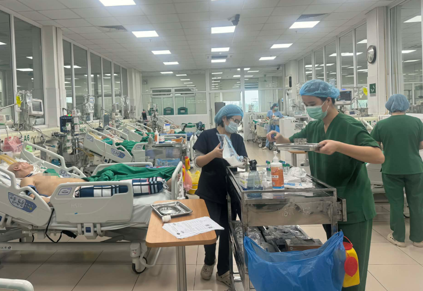 Nơi cấp cứu 'căng như dây đàn', không nghỉ Tết và những 'lì xì' đặc biệt