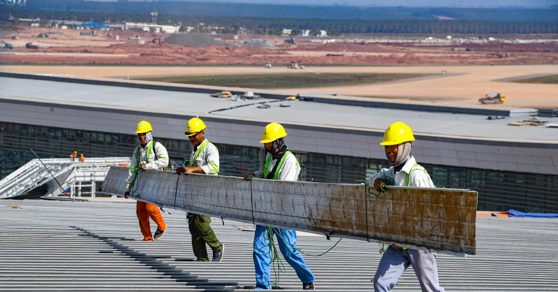 Làm rõ nguyên nhân giảm số lượng công nhân trên...