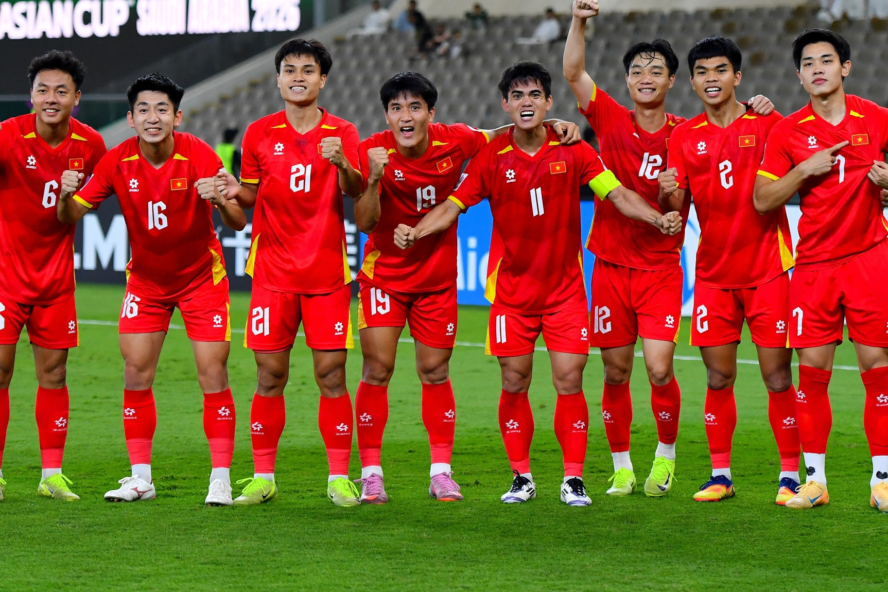 Nhìn lại bóng đá Việt Nam 2025: Đậm chiến tích và cả sự… hụt hẫng