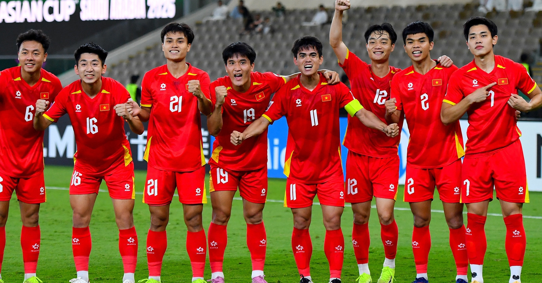 Nhìn lại bóng đá Việt Nam 2025: Đậm chiến tích và cả sự… hụt hẫng