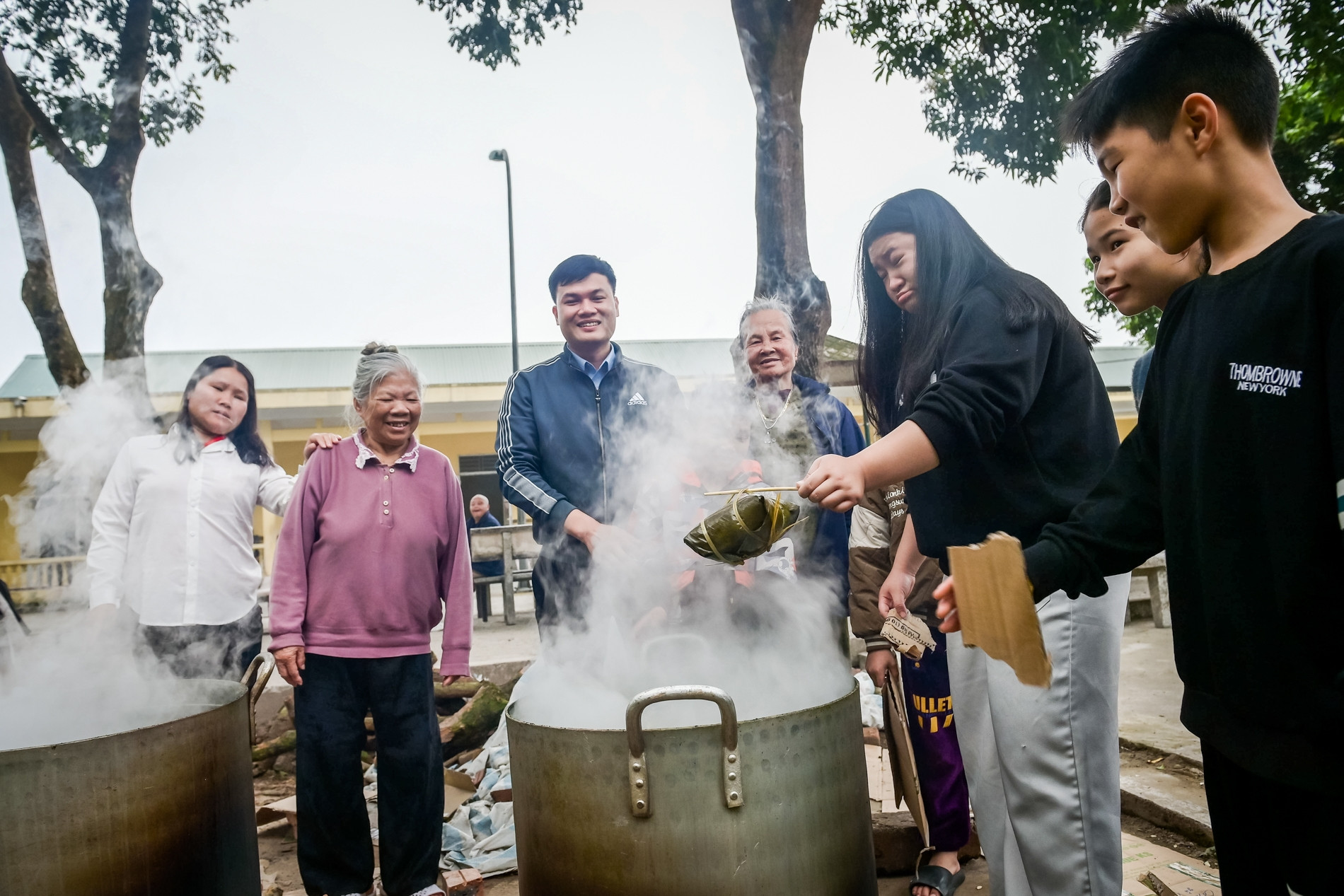 Tết bình dị, ấm áp của những mảnh đời kém may mắn ở Ninh Bình