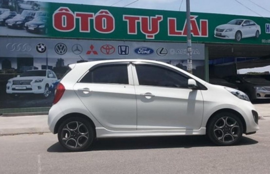 Thị trường thuê xe tự lái Tết 2026: Xe gầm cao cháy hàng, giá thuê phân hóa mạnh