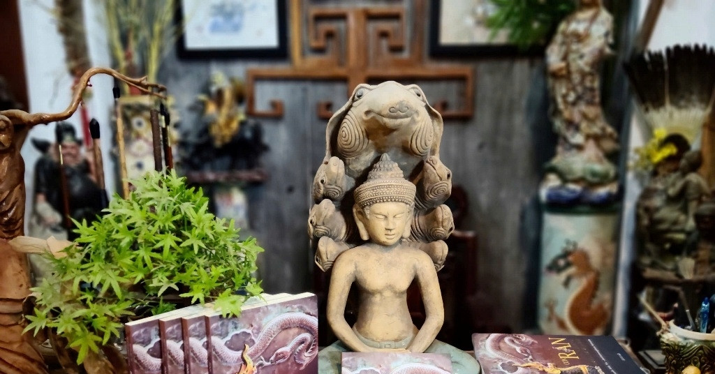 Thú vị sách nghiên cứu về hình tượng rắn Việt - Thái