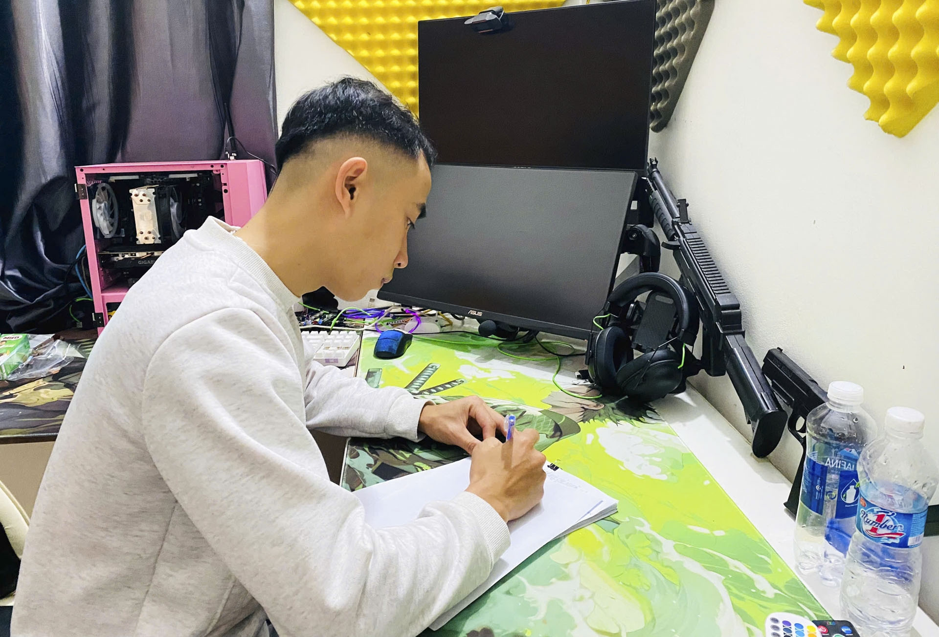 Tốt nghiệp đại học loại ưu, đảng viên trẻ ở Thái Nguyên tình nguyện nhập ngũ