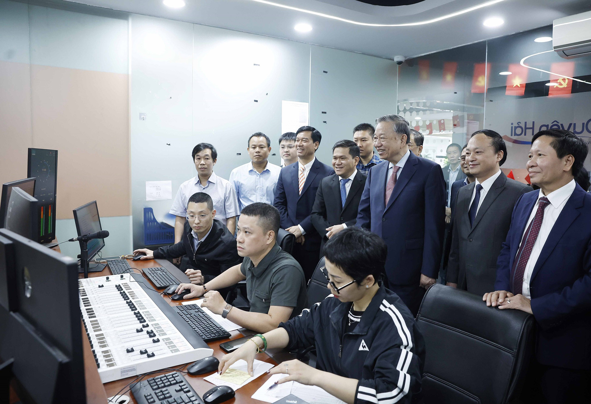 vnapotaltongbithutolamchuctetcanbophongviendaitiengnoivietnam8592521 17710509954181276482202.jpg