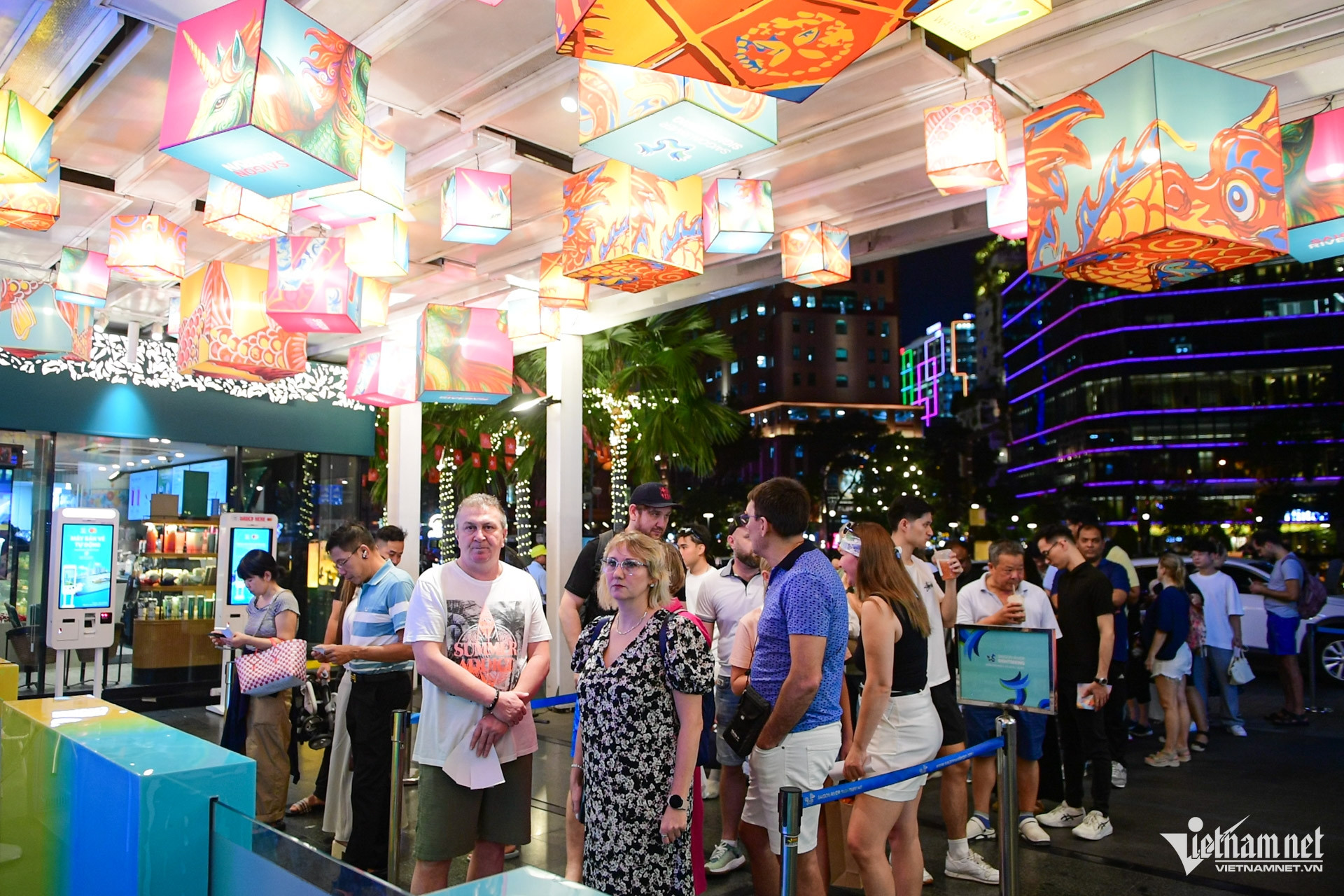 W-du thuyền sông sài gòn   nguyễn huế 22.jpg