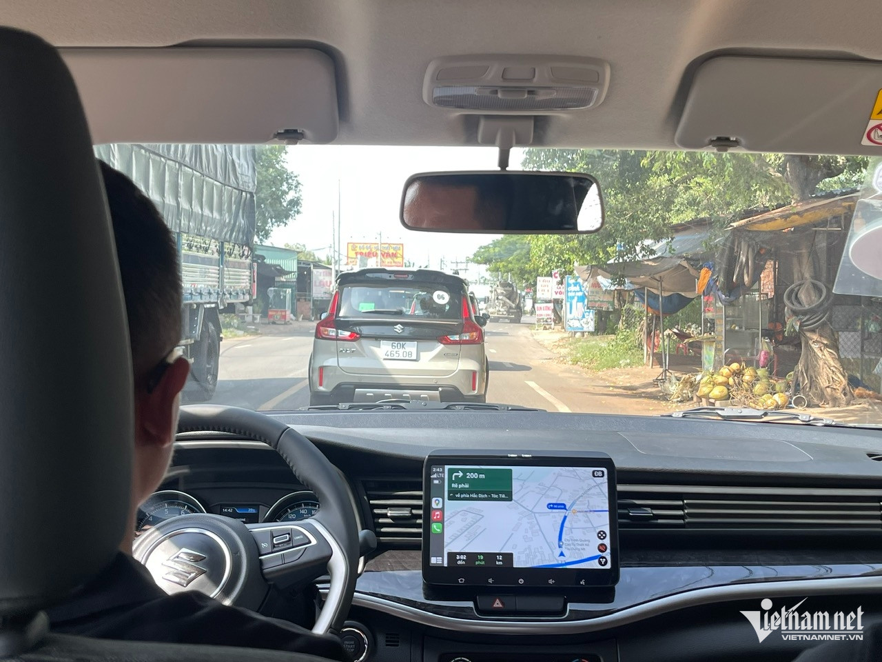 W-lai xe khoang cach an toan.jpg