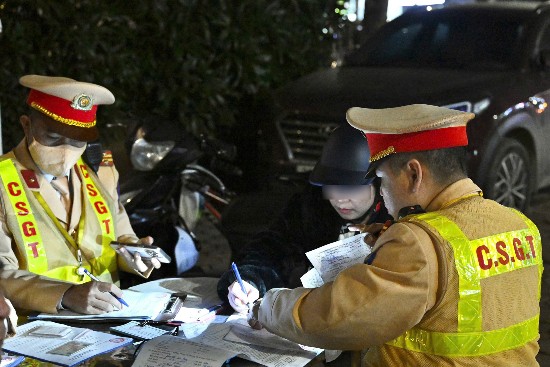 Hà Nội ra quân kiểm tra nồng độ cồn, xử phạt 85 tài xế