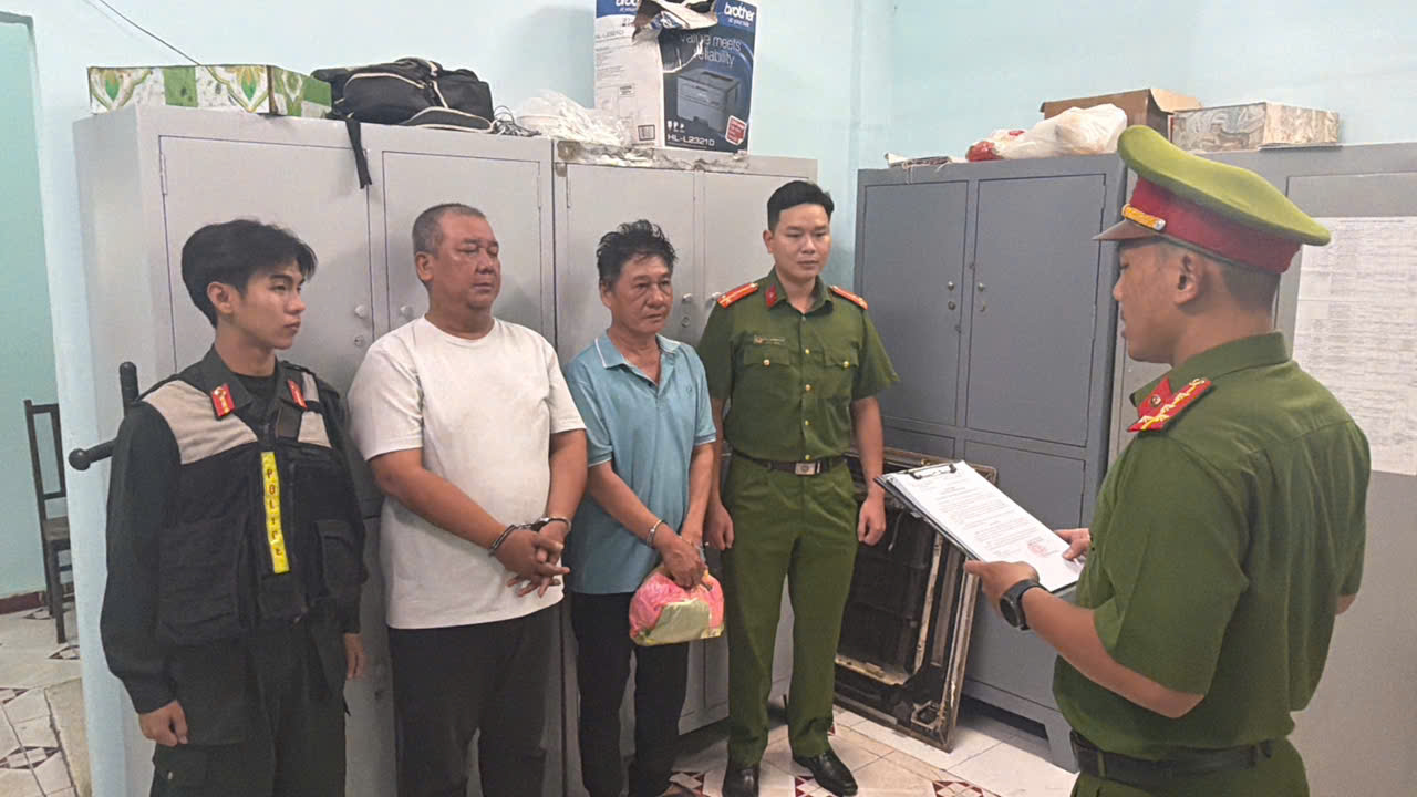 au da hung cuong 1.png