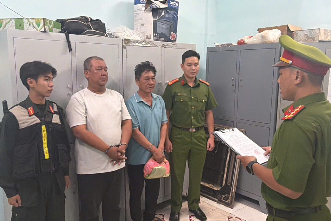 Bắt khẩn cấp nhóm tài xế ẩu đả 'đại náo' khu vực sân bay Tân Sơn Nhất