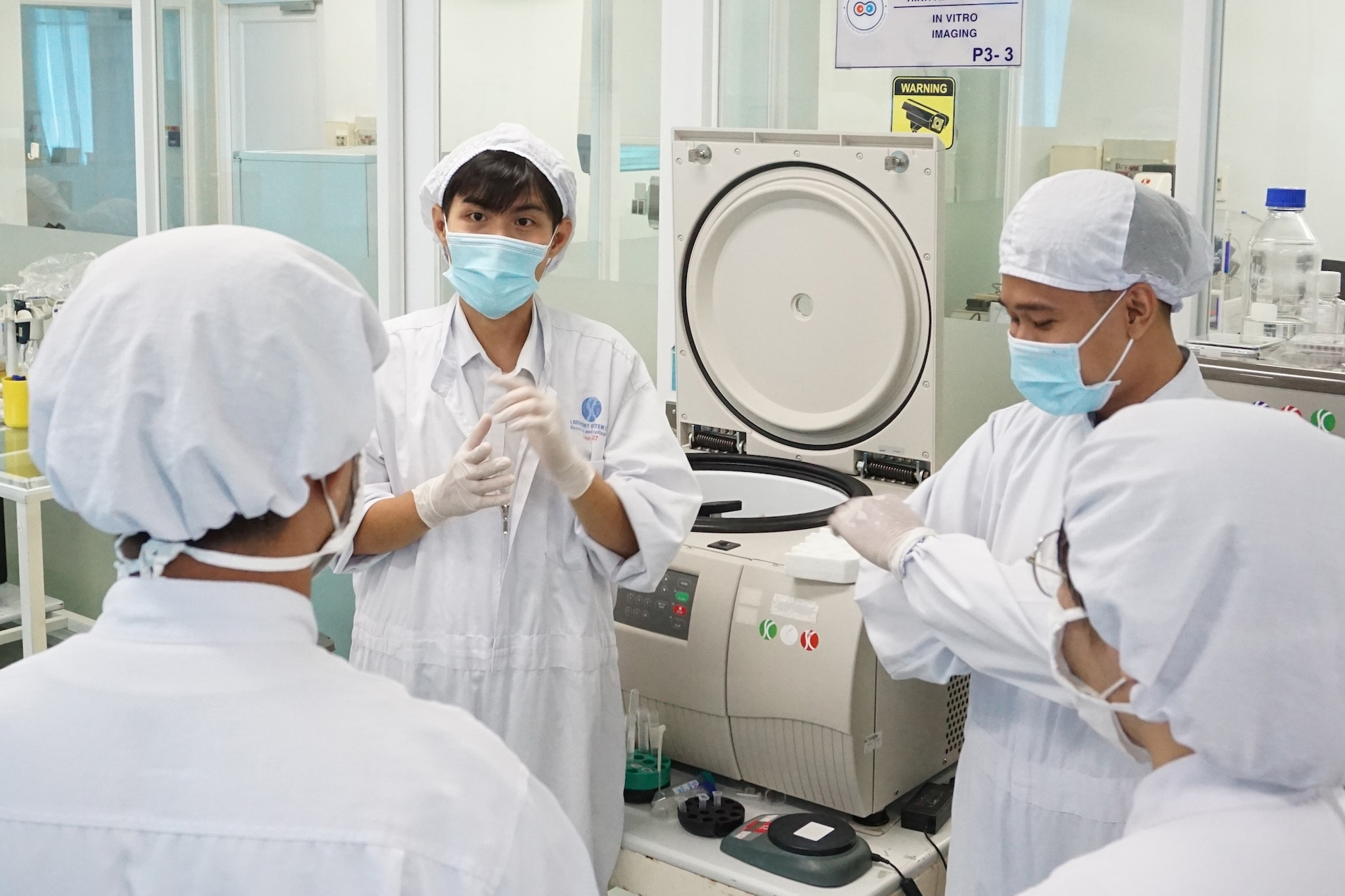 Bữa cơm bình dị và Tổ quốc gọi tên