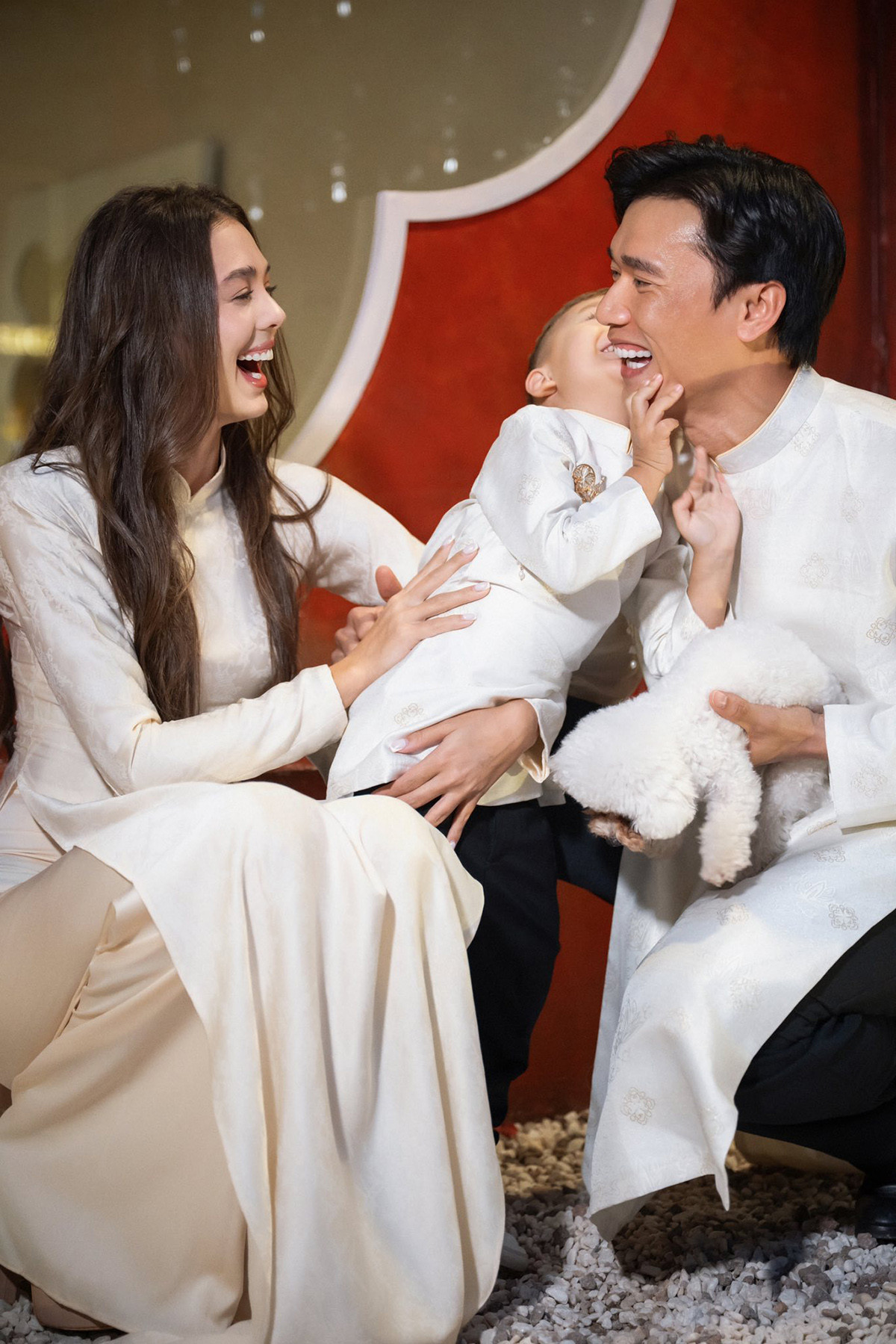 Bùi Tiến Dũng cùng vợ Tây khoe ảnh đẹp lung linh đón Tết bui tien dung 7.jpg