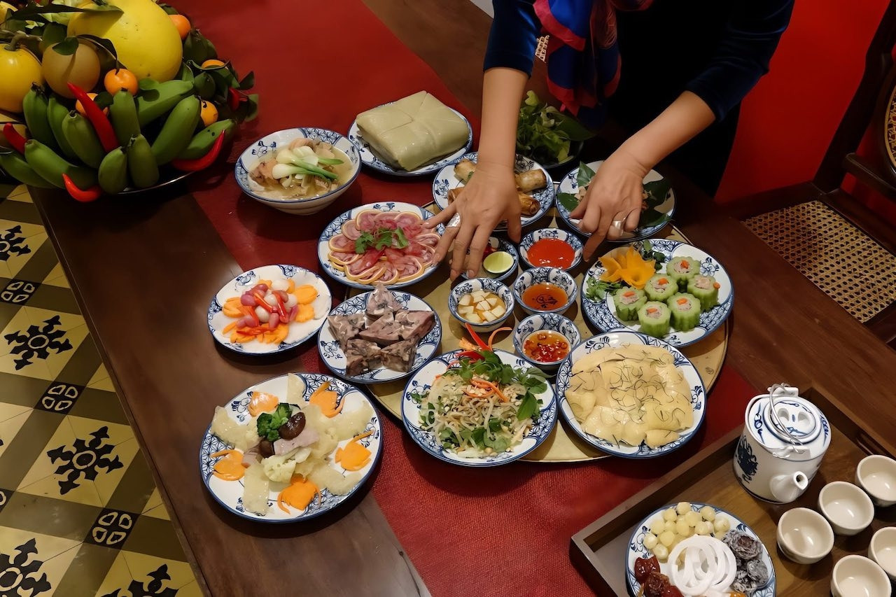 Chuyên gia dinh dưỡng cảnh báo 3 nhóm người cần thận trọng khi ăn Tết