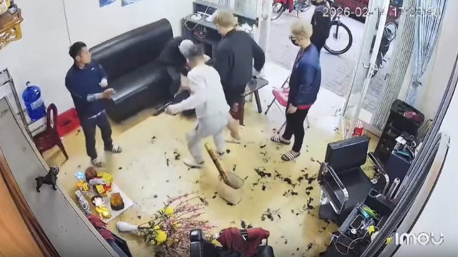 đánh nhau hưng yên.JPG