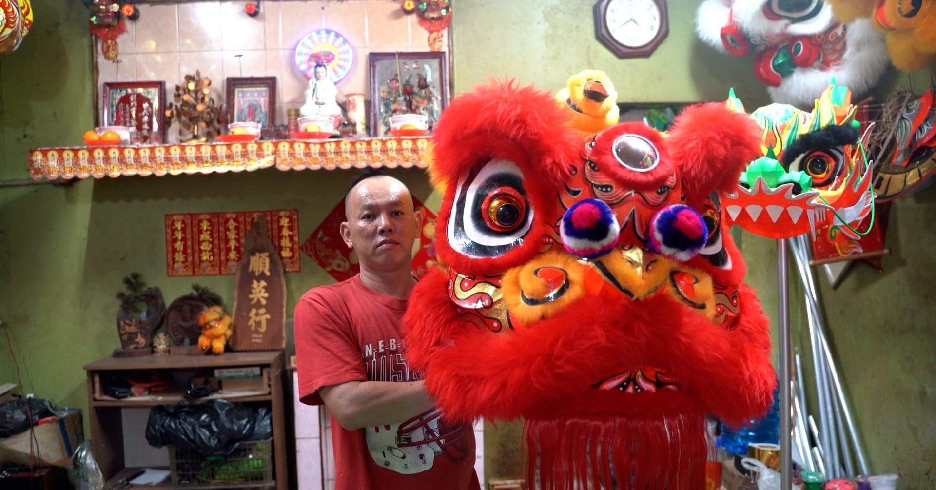 Độc đáo nghề làm đầu lân thủ công ở TPHCM, mang mùa xuân đi muôn nơi