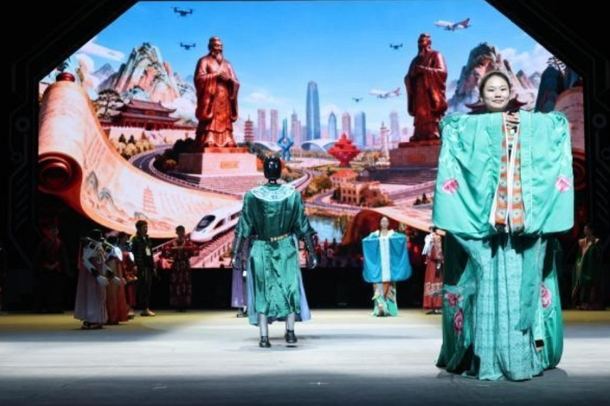 Hình ảnh Trung Quốc tổ chức lễ hội người máy đón Tết Bính Ngọ 2026