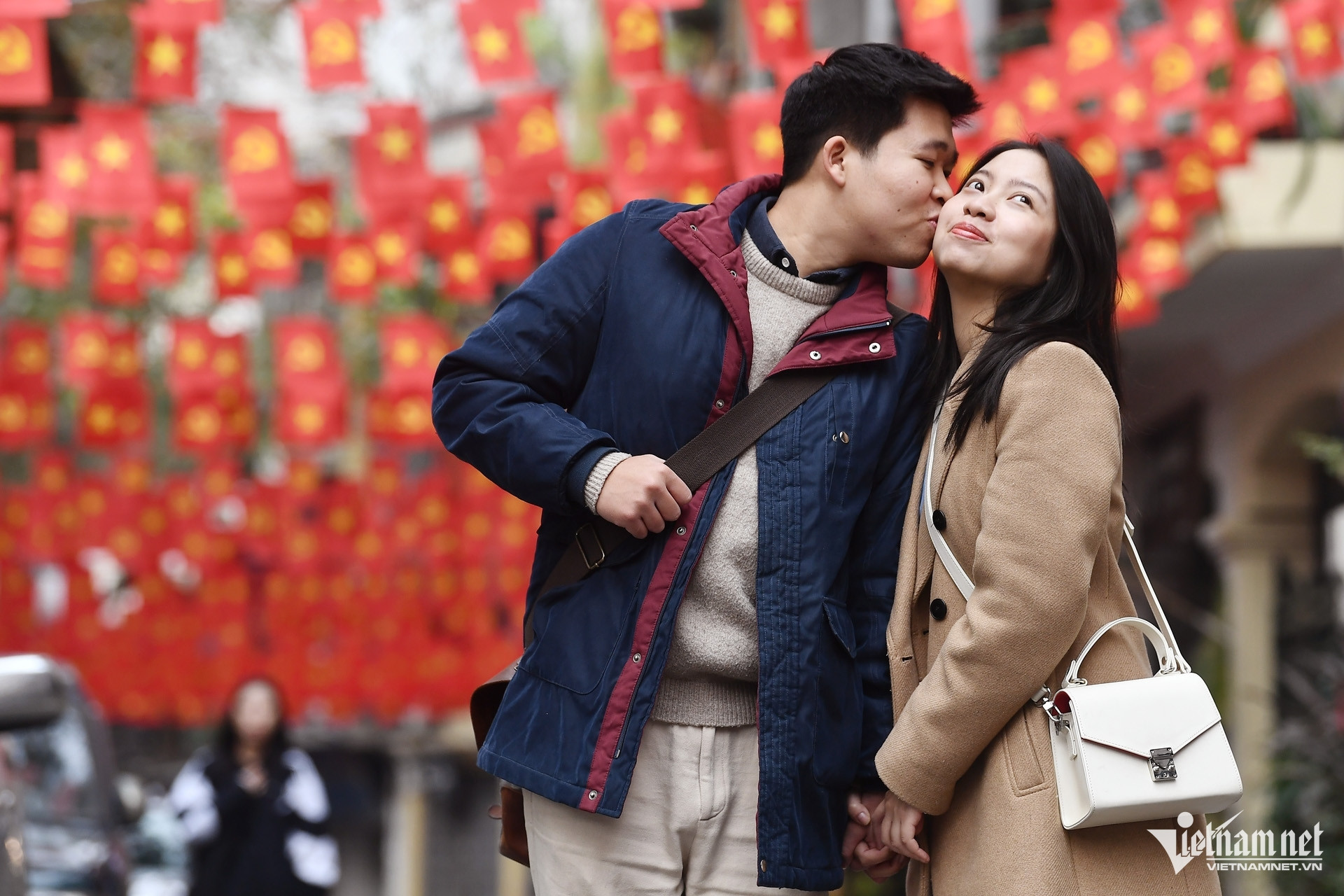 Lời chúc Tết vợ, chồng hay, ý nghĩa mừng năm mới 2026