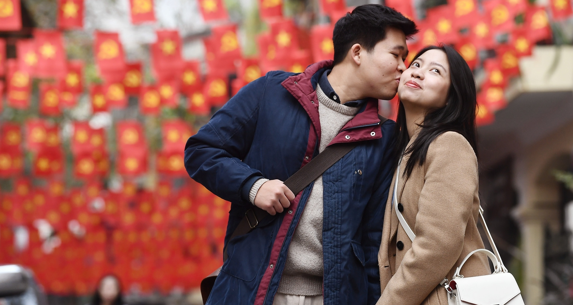 Lời chúc Tết vợ, chồng hay, ý nghĩa mừng năm mới 2026