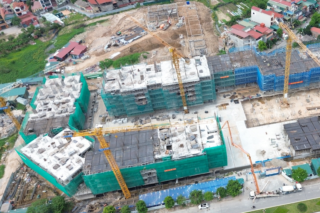Loạt dự án chung cư Hà Nội giá 19,8 - 29 triệu/m2; đất đấu giá bất ngờ tăng vọt