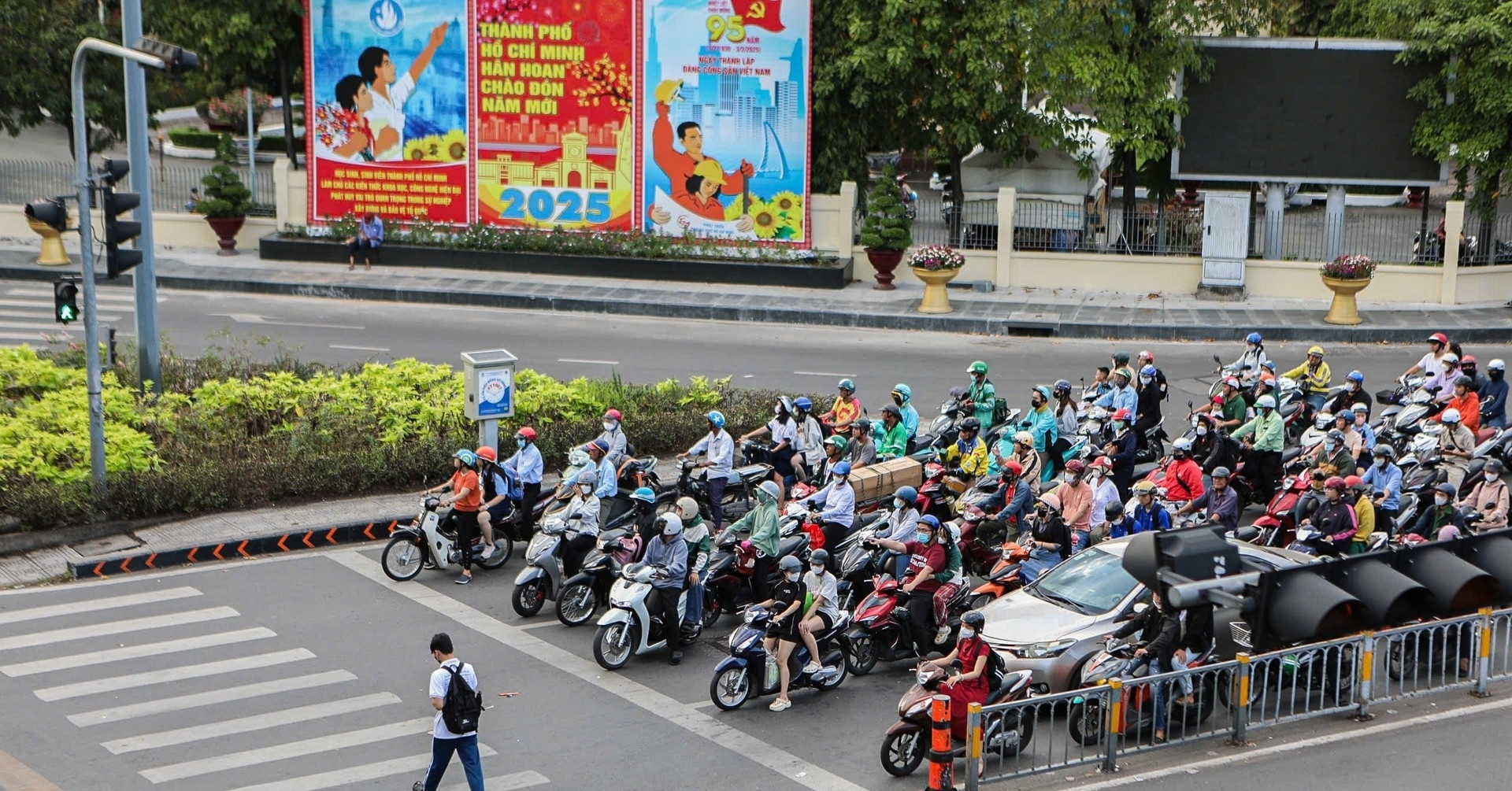 Mứt Tết, đèn đỏ, nộp thuế: Câu chuyện quản trị từ những điều tưởng chừng lặt vặt