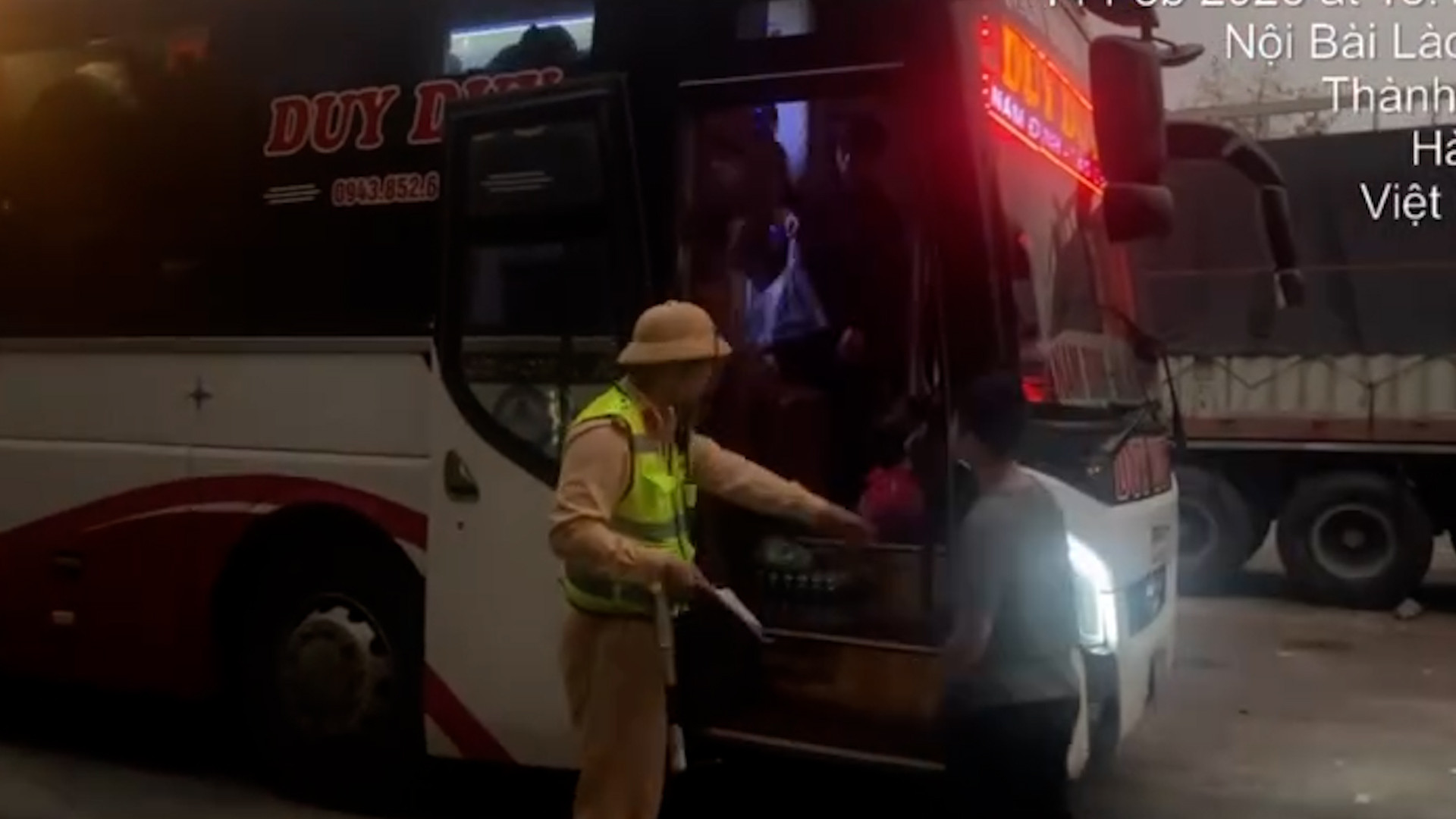 ngay mua xe tai.00_20_14_09.Still010.jpg