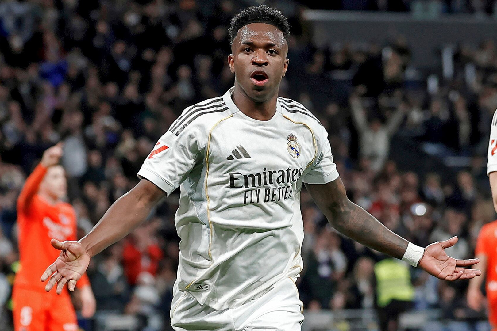 Real Madrid lên đầu bảng La Liga: Mourinho, hãy đợi đấy