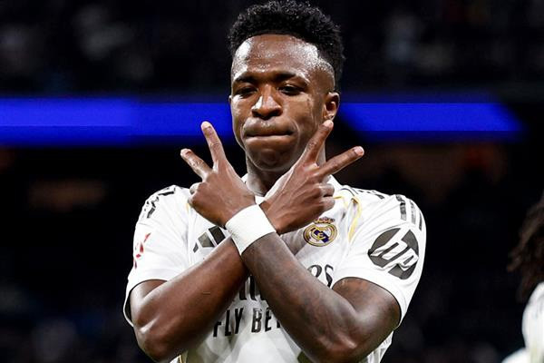 Real Madrid thắng to, Arbeloa gửi lời thách đấu Mourinho