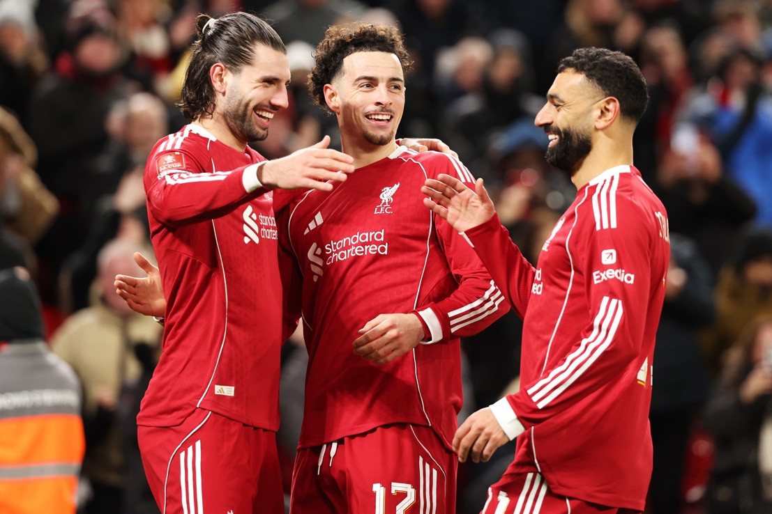 Salah lên tiếng, Liverpool vùi dập Brighton