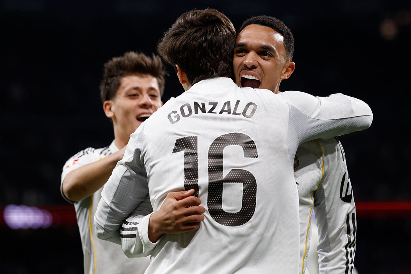 Trent Real Madrid Sociedad.jpg