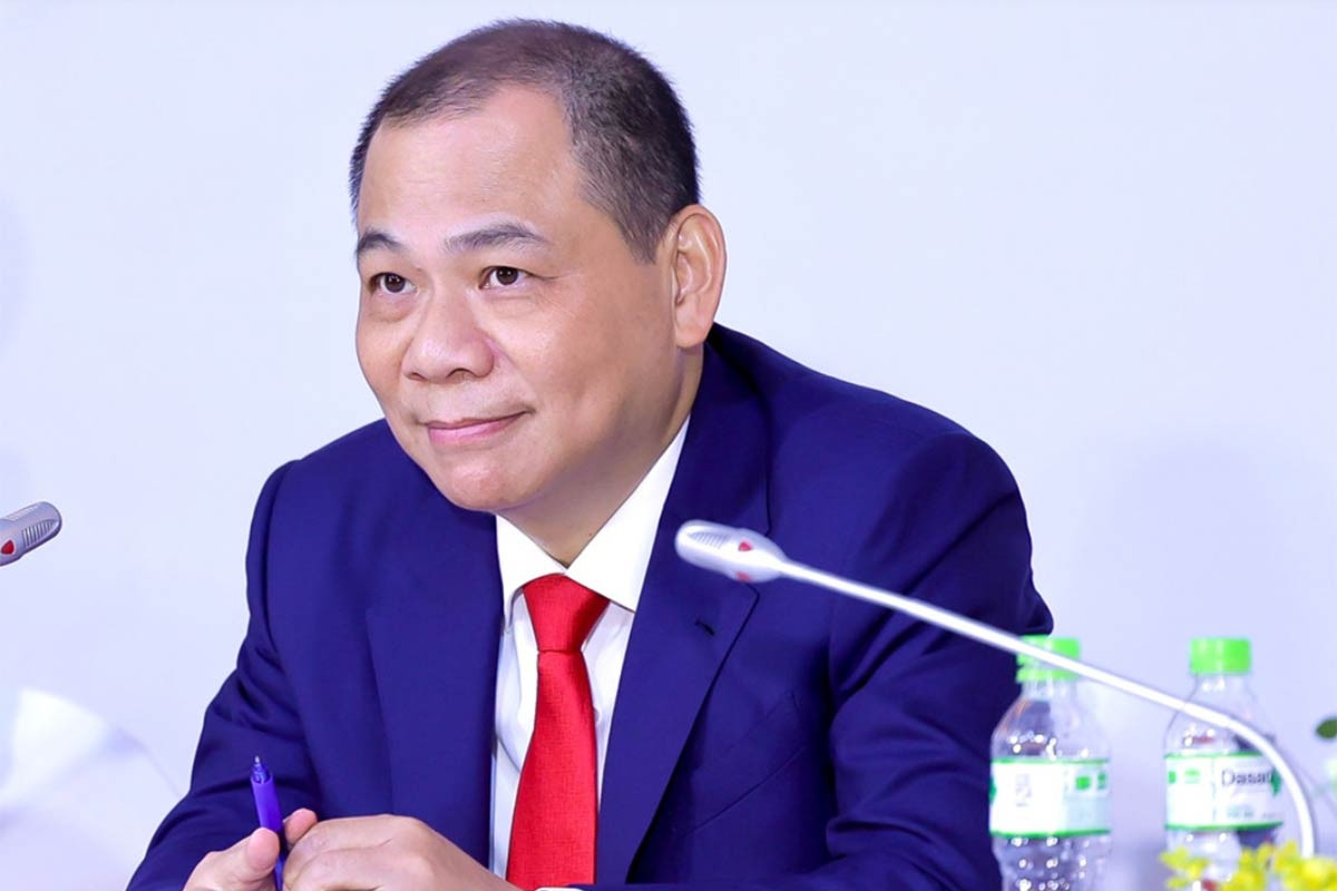 Tỷ phú Việt thăng hạng; Vinaconex miễn nhiệm Chủ tịch HĐQT