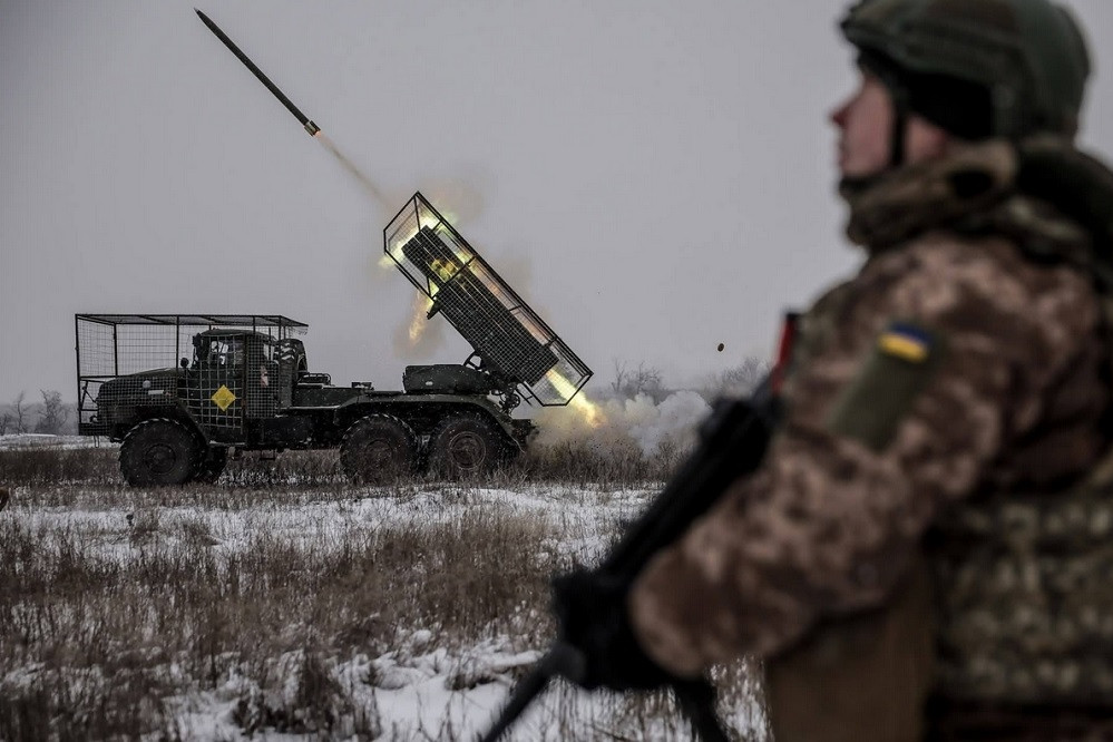 Ukraine chặn Nga tiến quân ở Myrnohrad, Moscow nêu kết quả tác chiến nửa tháng 2