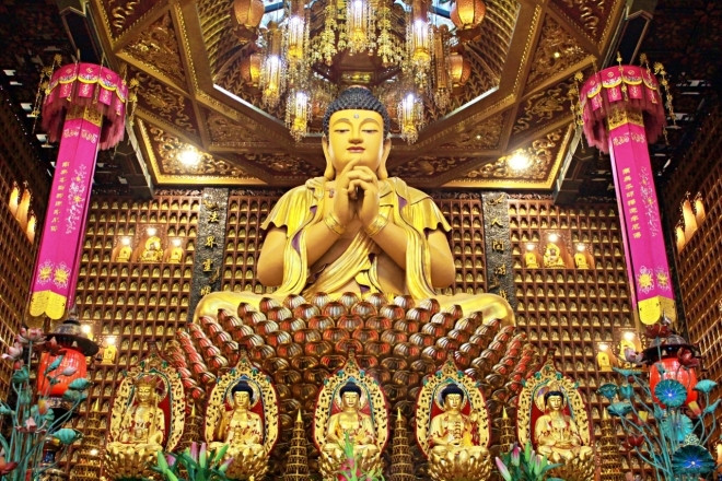 Văn khấn tại chùa ngày đầu năm mới 2026 theo truyền thống