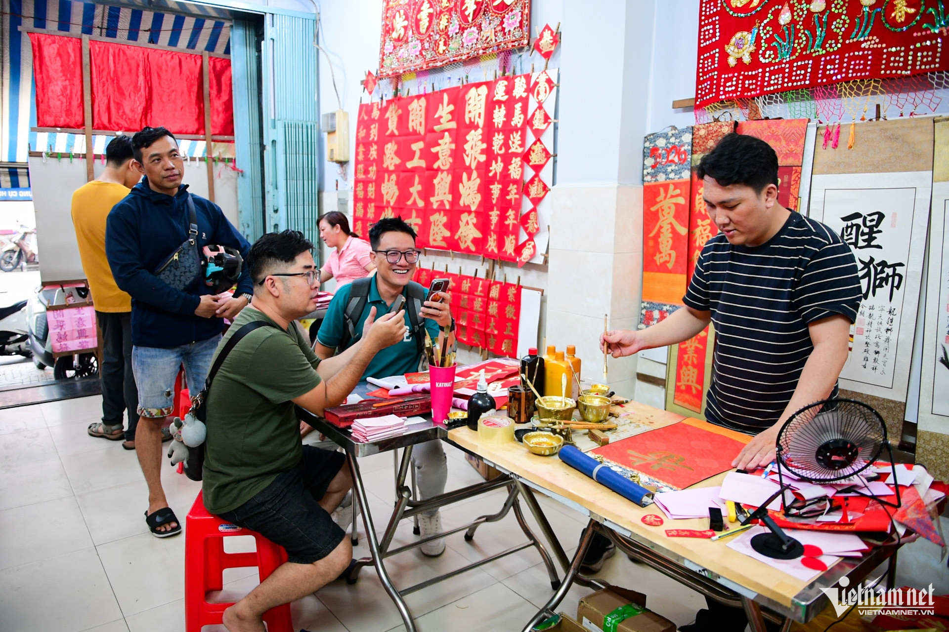 W-người hoa TPHCM Nguyễn Huế 22.jpg