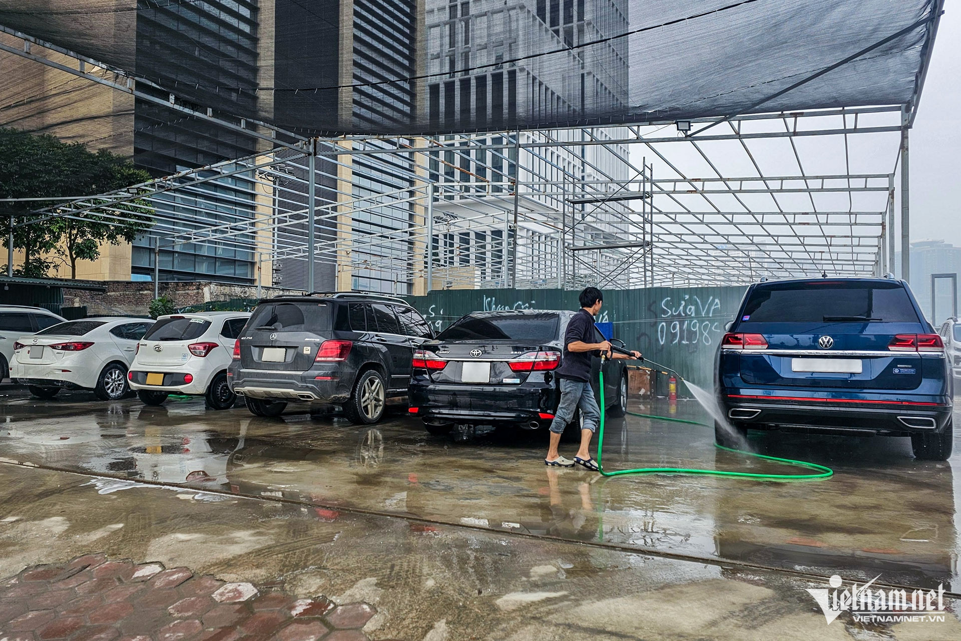 W-rua xe o to ngay tet (1).jpg