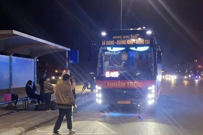 Xe khách chở quá 8 người, tài xế và doanh nghiệp bị phạt 60 triệu đồng