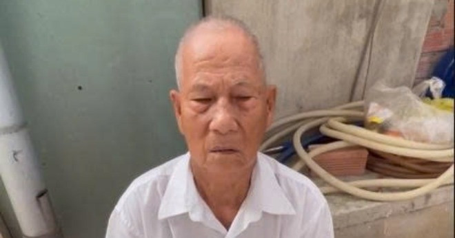 Cụ ông 76 tuổi bật khóc vì bị đôi nam nữ giật sạch 180 tờ vé số