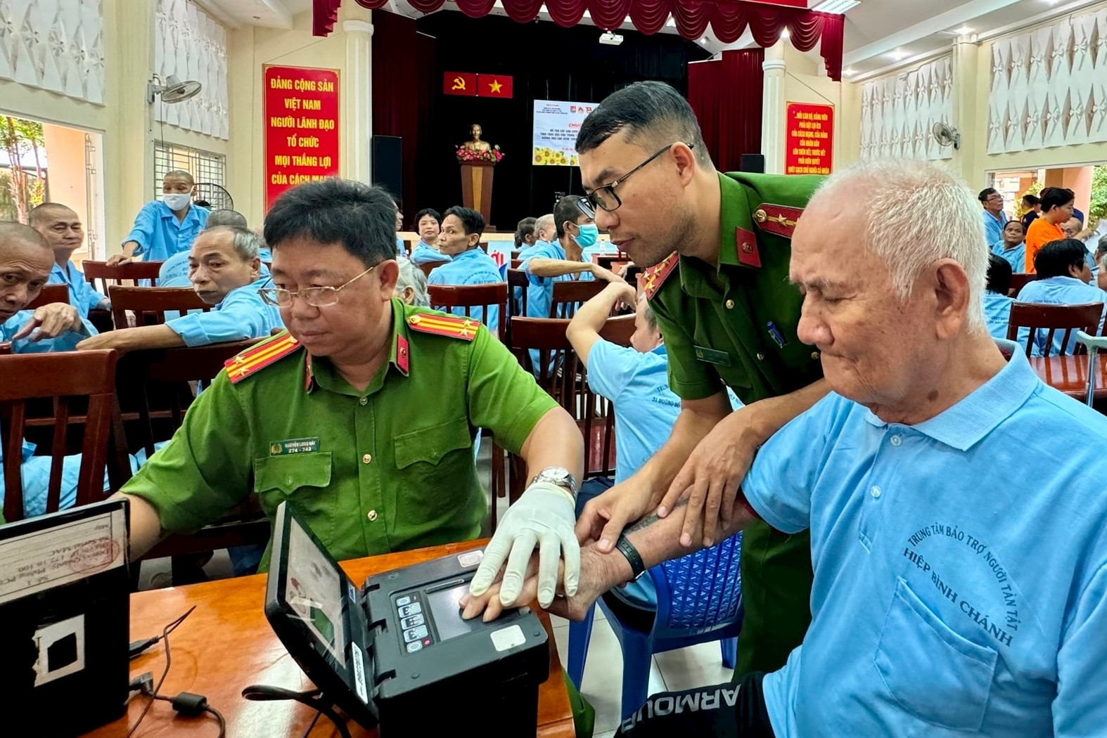 Đêm giao thừa năm nào, Bác đã khóc vì thương dân