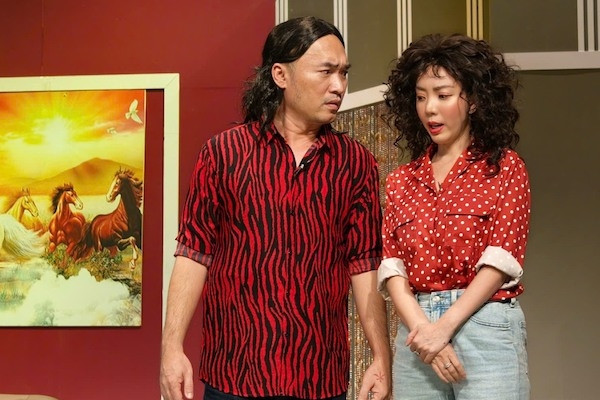 Đêm giao thừa trên sân thượng của cặp nghệ sĩ Tiến Luật - Thu Trang