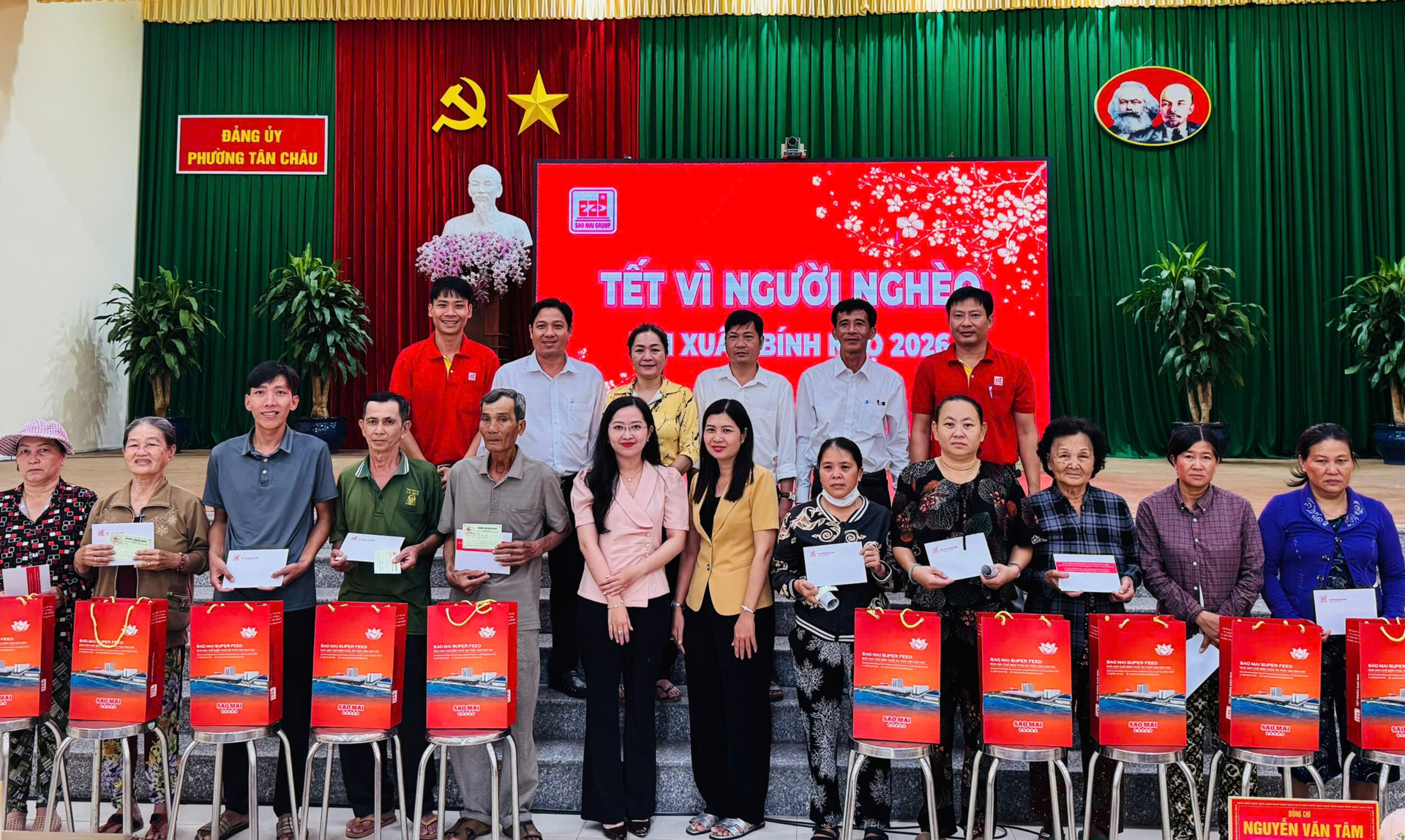 hinh3_Chia sẻ yêu thương cùng bà con phường Tân Châu (1).png