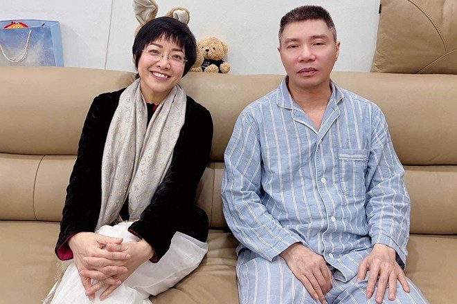 MC Thảo Vân giáp Tết đi thăm chồng cũ Công Lý, hoa hậu Đỗ Mỹ Linh đẹp hút hồn