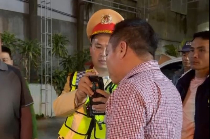 Nam tài xế bị phạt 35 triệu, tước bằng lái 23 tháng vì vi phạm phổ biến dịp Tết