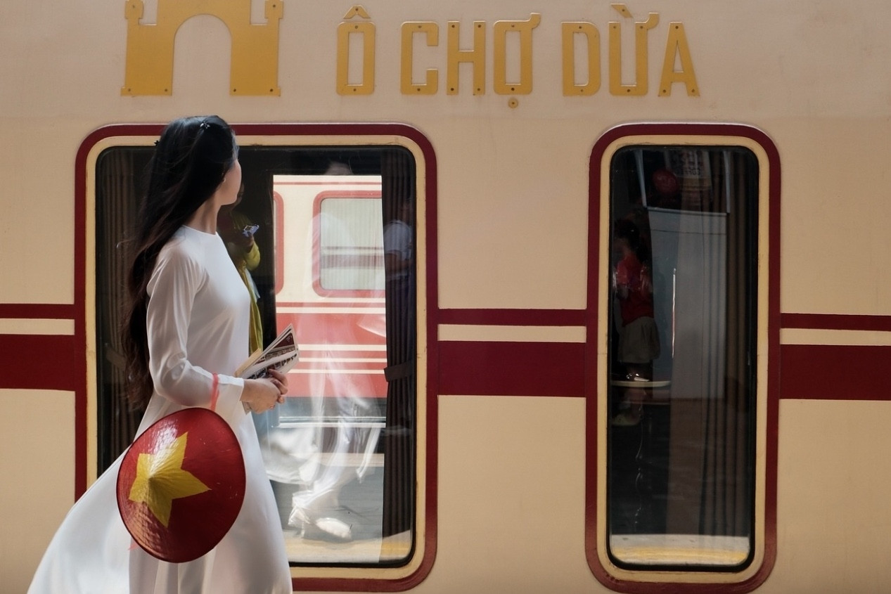 Những toa tàu chở cả ký ức và văn hoá Hà Nội qua 5 cửa ô dịp Tết