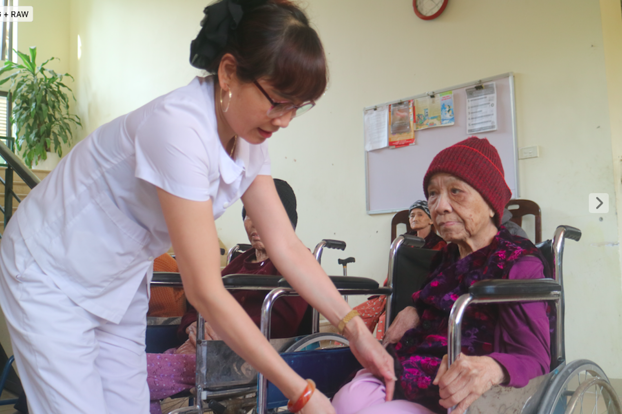 Tết ấm nơi mái nhà chung của những người già cô đơn