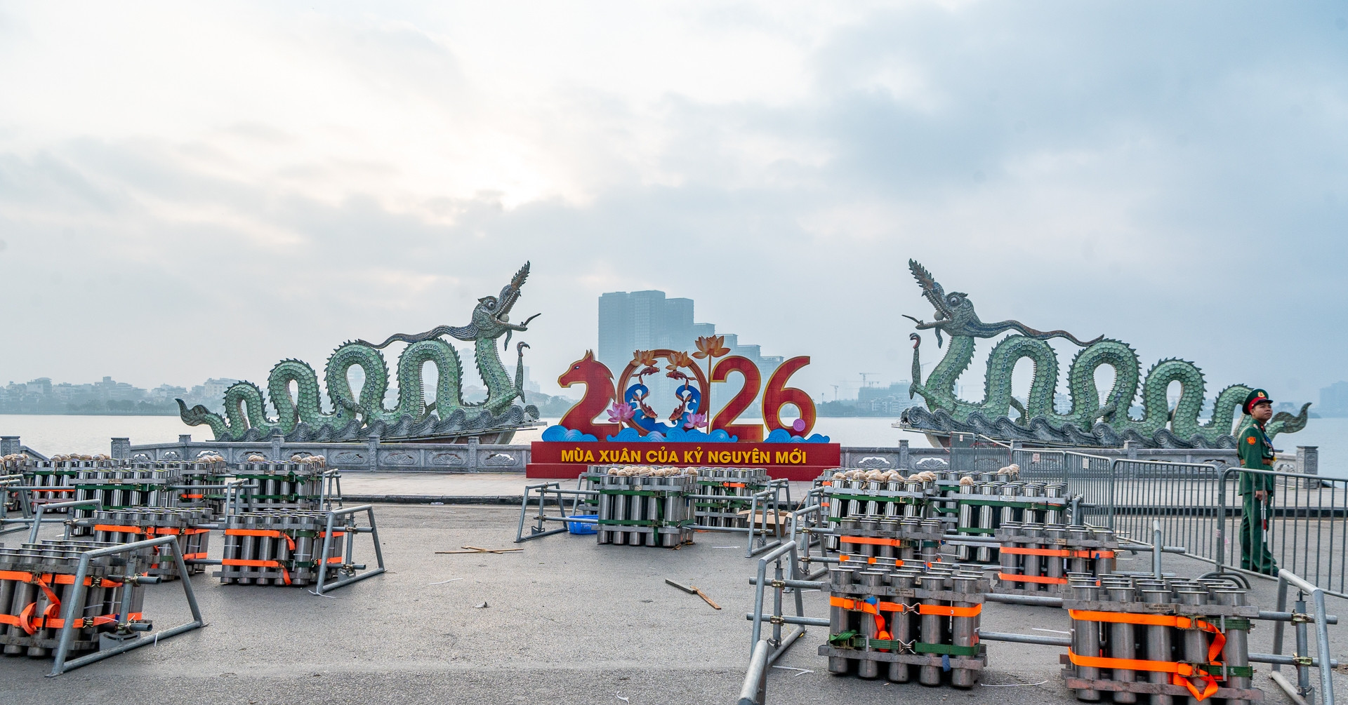 Trận địa pháo hoa sẵn sàng thắp sáng năm mới Bính Ngọ 2026