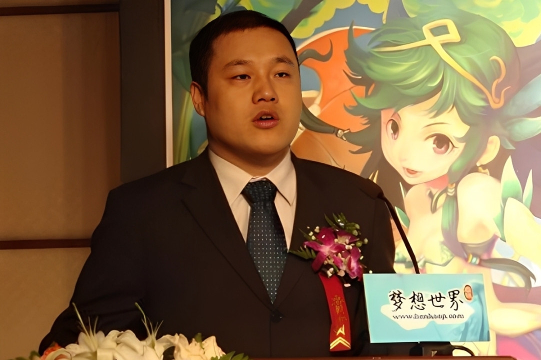 Từ nhân viên trực tổng đài đến ông chủ nghìn tỷ, tạo 1 trò chơi ‘nuôi’ cả đế chế